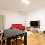 Darsena Navigli & Porta Genova M2 - Modern Apt!