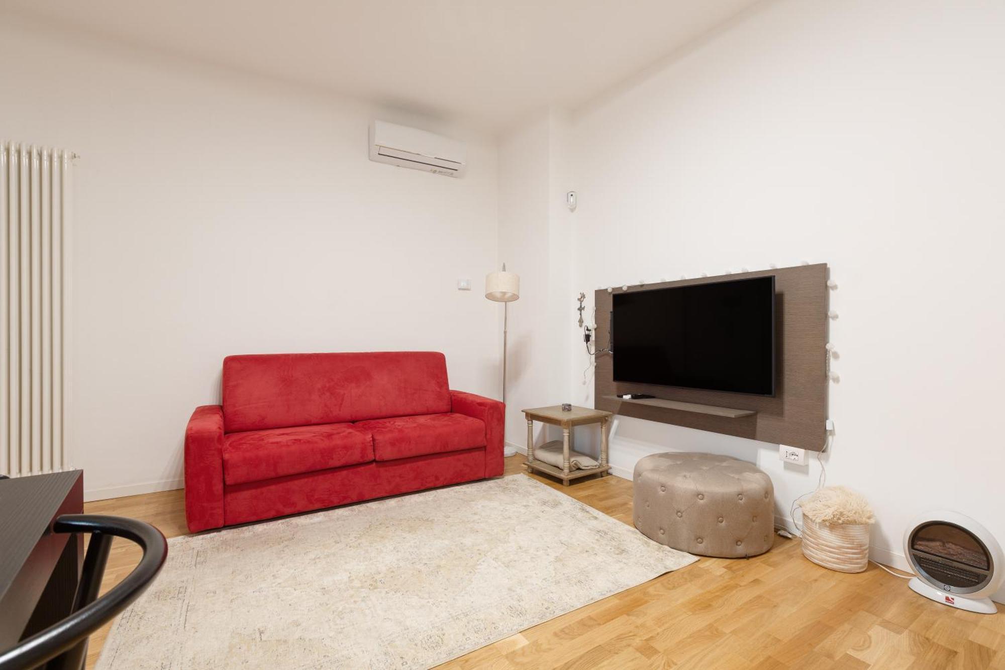 Darsena Navigli & Porta Genova M2 - Modern Apt! * Milan