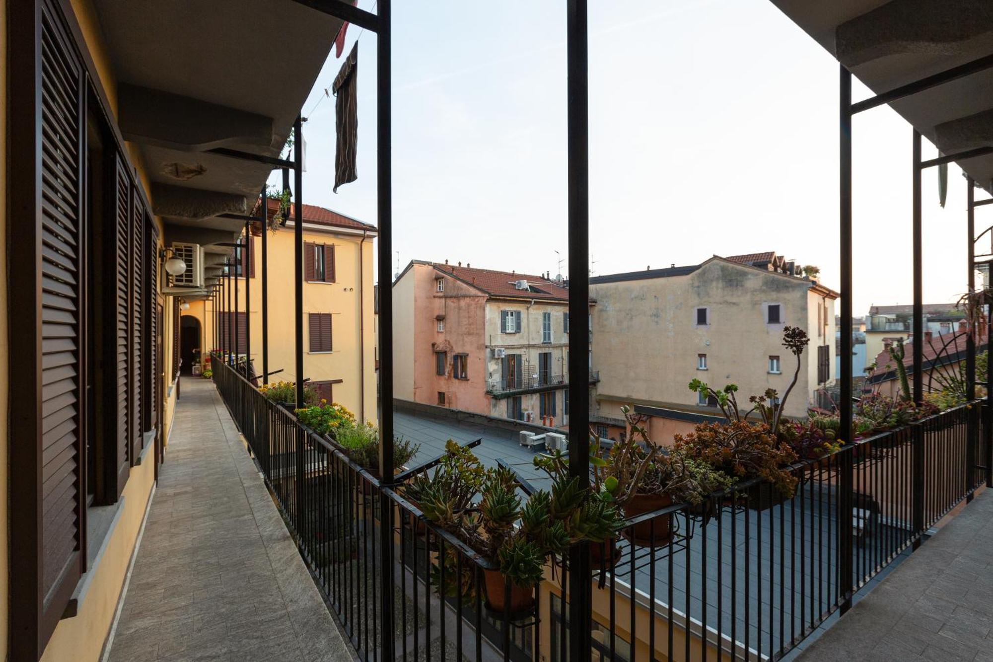 Darsena Navigli & Porta Genova M2 - Modern Apt! Milan